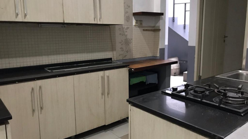 RUMAH SIAP HUNI, SUDAH RENOV & FULLY FURNISHED DI BINTARO #JS