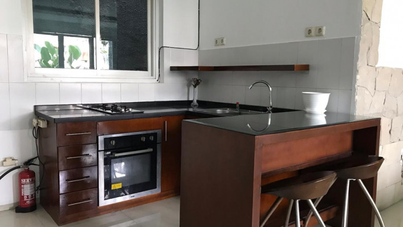 RUMAH SIAP HUNI, SUDAH RENOV & FULLY FURNISHED DI BINTARO #JS