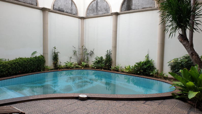 Rumah Dijual di Pondok Indah dengan Swimming Pool