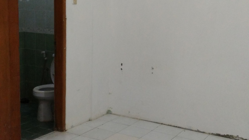 RUMAH KOST DI JL SETURAN 1, DEKAT DARI KAMPUS YKPN, YOGYAKARTA