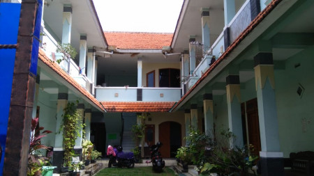 RUMAH KOST DI JL SETURAN 1, DEKAT DARI KAMPUS YKPN, YOGYAKARTA