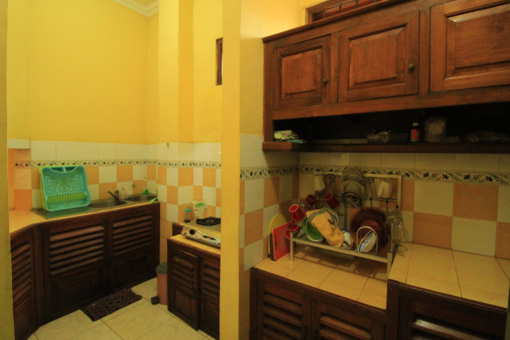 RUMAH 3LANTAI DAN RUMAH KOST, DI JL MANGGA DEKAT DARI RINGROAD, SLEMAN