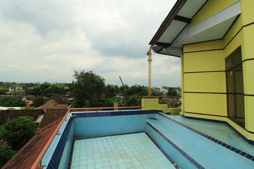 RUMAH 3LANTAI DAN RUMAH KOST, DI JL MANGGA DEKAT DARI RINGROAD, SLEMAN