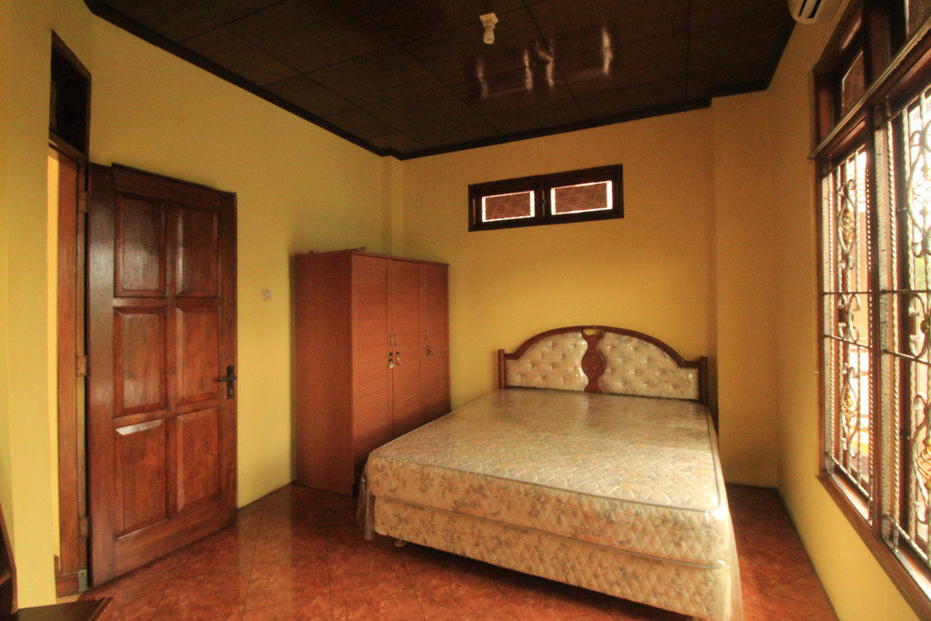 RUMAH 3LANTAI DAN RUMAH KOST, DI JL MANGGA DEKAT DARI RINGROAD, SLEMAN