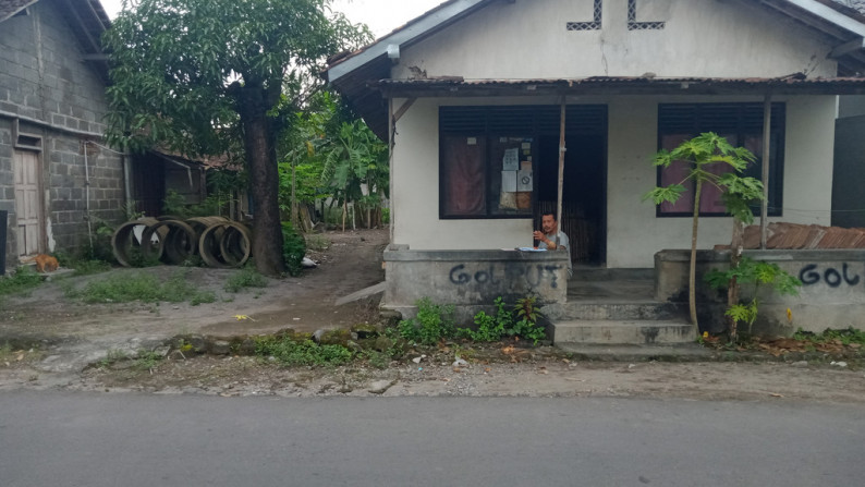 TANAH DENGAN BANGUNAN DI JL KADIROJO, HARGA SUDAH TERMASUK PAJAK