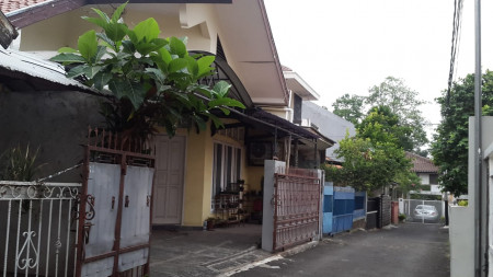 Rumah Siap huni di Cilandak Jakarta Selatan