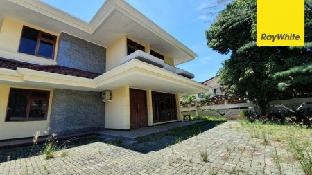 Disewakan Rumah Usaha Simpang Darmo Permai Selatan, Surabaya