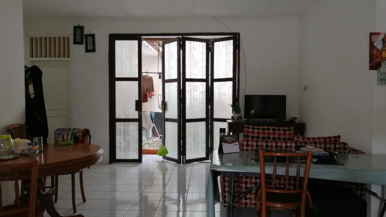 Dijual rumah Di Perum Villa Taman Kartini Bekasi Timur