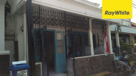 Rumah Dijual di Jl Peneleh, Surabaya Pusat