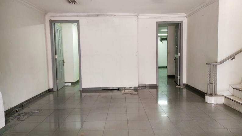 DIJUAL Mini Building di Jl Otto Iskandardinata Raya (d/h Pasar Baru ), Tangerang