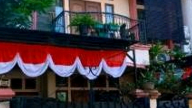 Rumah siap huni 5 kamar, 2,5 Lantai, luas 100 m Harga 1.2 M nego #AM