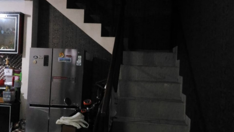 Rumah siap huni 5 kamar, 2,5 Lantai, luas 100 m Harga 1.2 M nego #AM