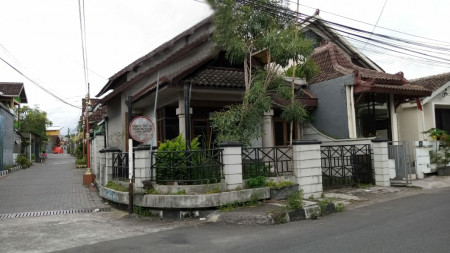 RUMAH TINGGAL SIAP HUNI DISEWAKAN, BELAKANG HYATT REGENCY, SLEMAN