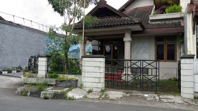 RUMAH TINGGAL SIAP HUNI DISEWAKAN, BELAKANG HYATT REGENCY, SLEMAN