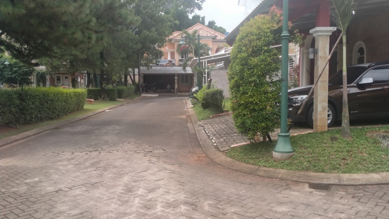 Disewakan Raffles Hills Cibubur, 2 Lantai, Siap Huni, Lokasi Strategis, Harga NEGO