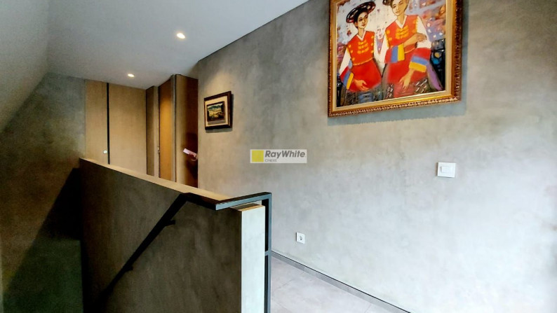 Rumah modern industrial style dalam komplek di Cinere