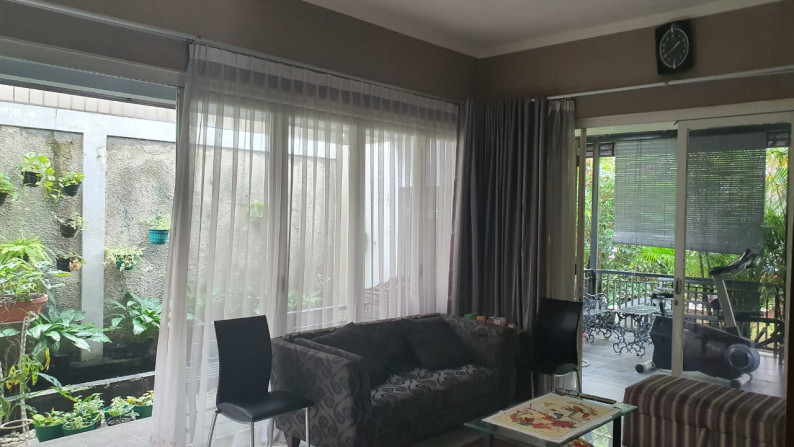 Rumah Bagus Di Emerald View, Bintaro Jaya