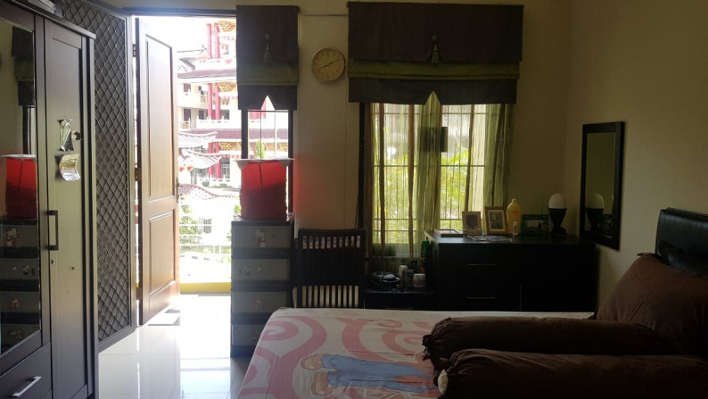 Rumah dijual Villa Valencia Surabaya