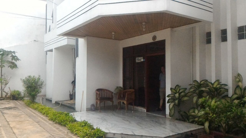 Rumah bagus, luas dilingkungan yang nyaman di Duri Kepa *0012-HOS*