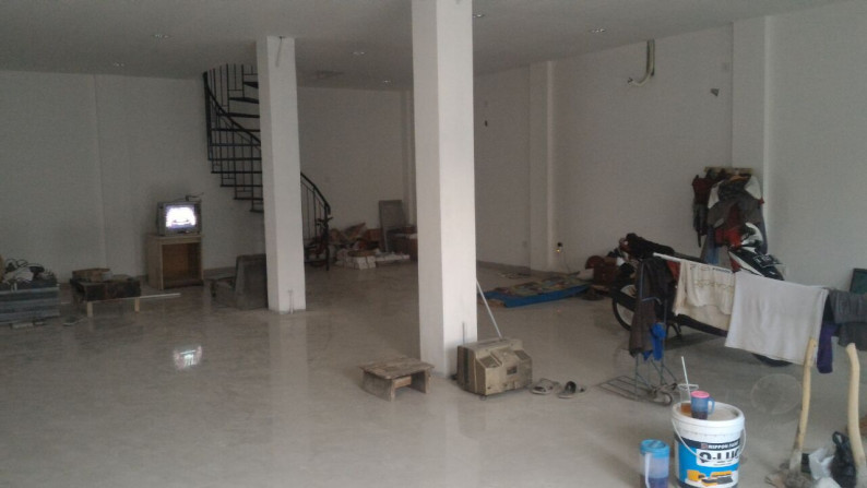 Ruko gandeng 2, sudah renov, siap pakai, ramai di SENEN *0026-HOS*