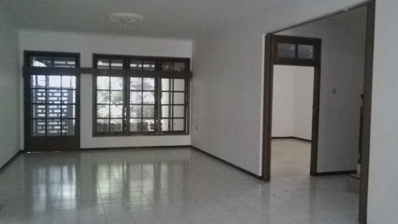 DIJUAL RUMAH TENGAH KOTA SURABAYA, DEKAT DARMO, DEKAT DIPONEGORO