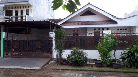 Dijual Rumah Bagus Di Jl Merbabu, Bukit Nusa Indah, Ciputat Tangerang Selatan