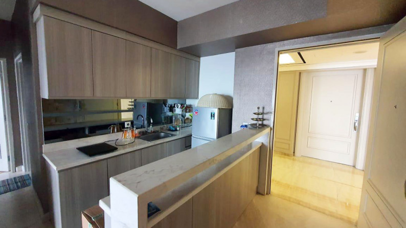 Apartemen The Peak - Tunjungan, Full Furnished, View City, Lokasi Pusat Kota, Fasilitas Mewah, Siap Huni - TAN -