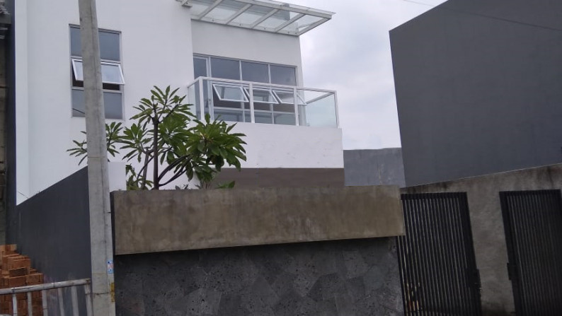 RUMAH TINGGAL, DI KRAGILAN, DEKAT SINDU KUSUMA EDUPARK, TEGALREJO, YOGYAKARTA