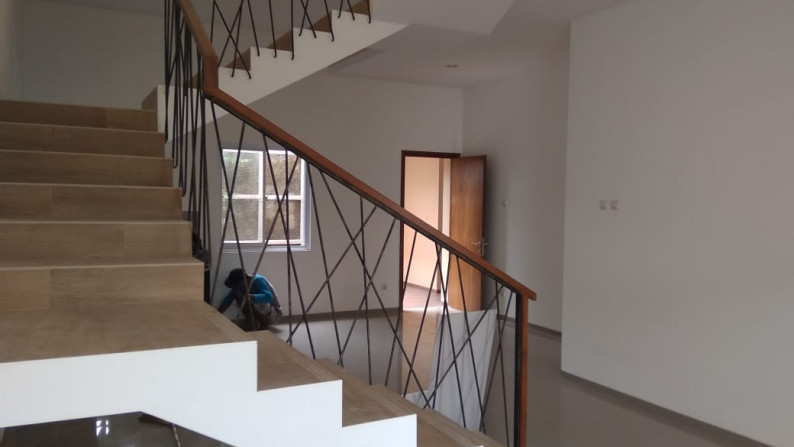 RUMAH TINGGAL, DI KRAGILAN, DEKAT SINDU KUSUMA EDUPARK, TEGALREJO, YOGYAKARTA