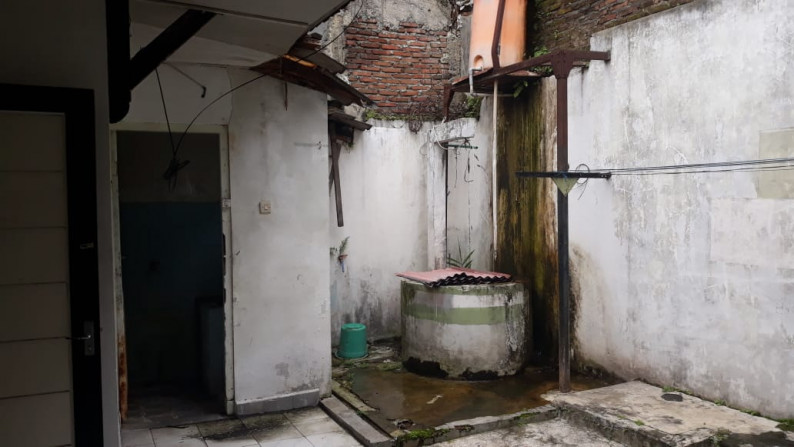 TANAH + BANGUNAN DI JL DIAN NUSANTARA, DEKAT YKPN SETURAN.