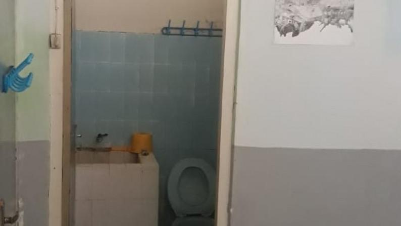 TANAH + BANGUNAN DI JL DIAN NUSANTARA, DEKAT YKPN SETURAN.