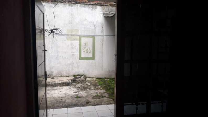 TANAH + BANGUNAN DI JL DIAN NUSANTARA, DEKAT YKPN SETURAN.
