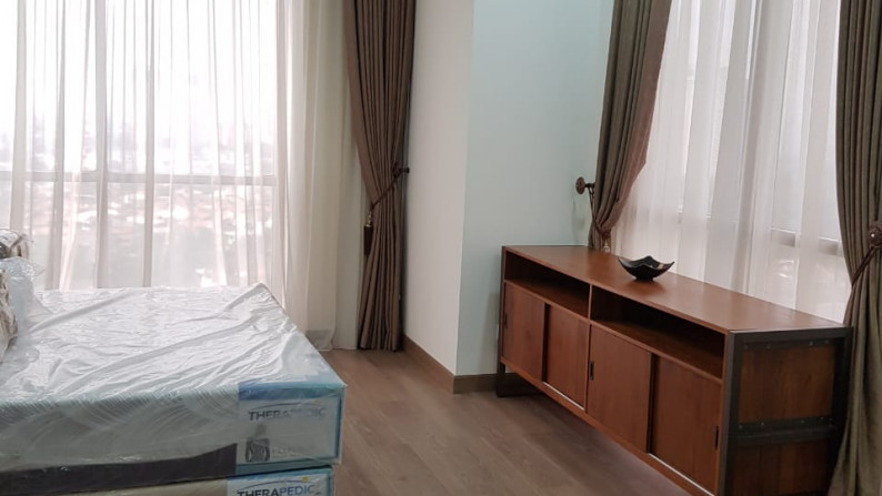 PAKUBUWONO SPRING, 2BR, Move-In Ready, Furnished, Strategically Located Premium