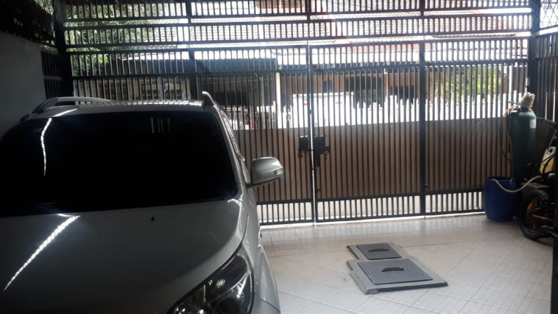 Rumah Dijual di Taman Kota - Jakarta Barat (Full Furnish)