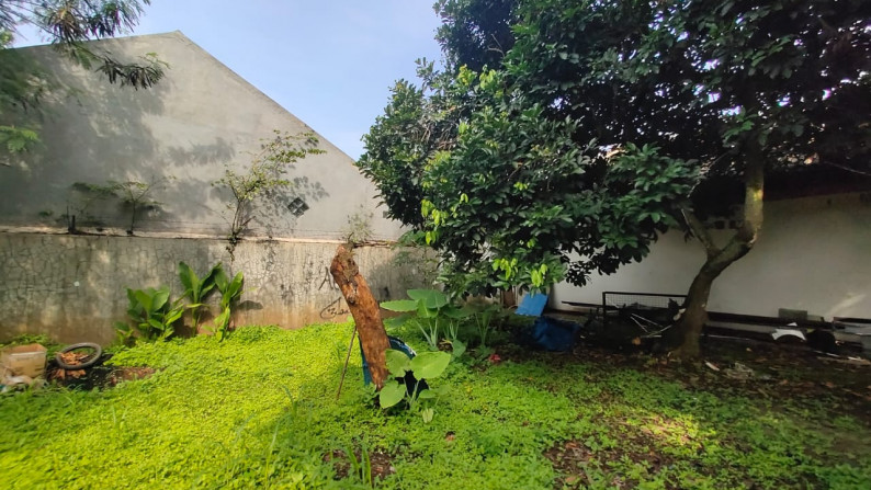 Tanah Ngantong Dekat Kampus UNPAM