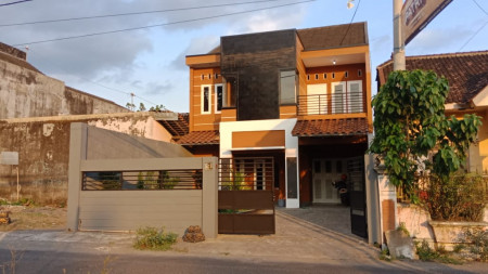 RUMAH MINIMALIS MODERN SIAP HUNI, LEMPONGSARI RAYA, DEKATAL-AZHAR, SLEMAN