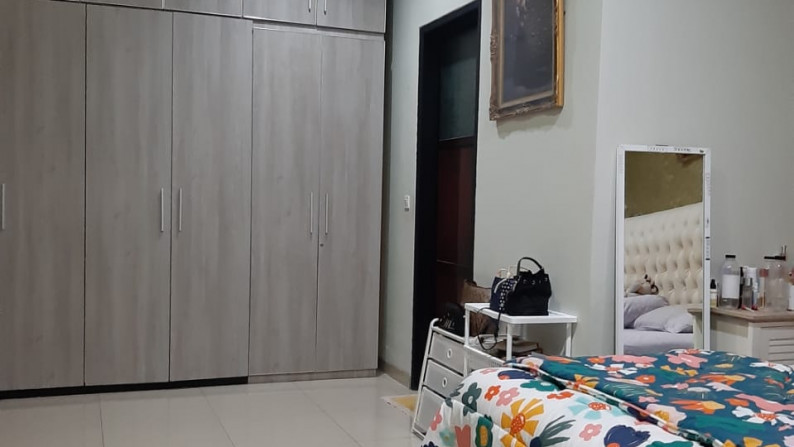 Rumah Bagus Di Jl Duta, Adam Malik Cipadu Tangerang Selatan