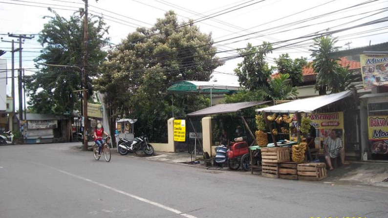 Rumah di Kutisari Selatan, Hook/Pojokan, Siap Huni, Bisa untuk Rumah Tinggal / Kantor / Usaha dsb