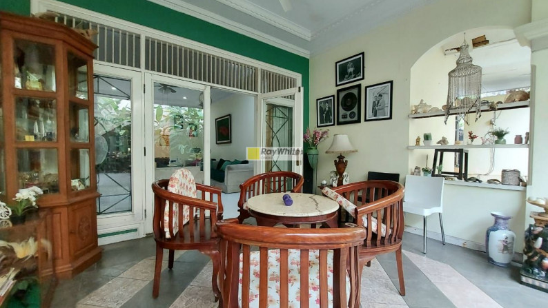 Rumah luas serasa villa di Lebak Bulus