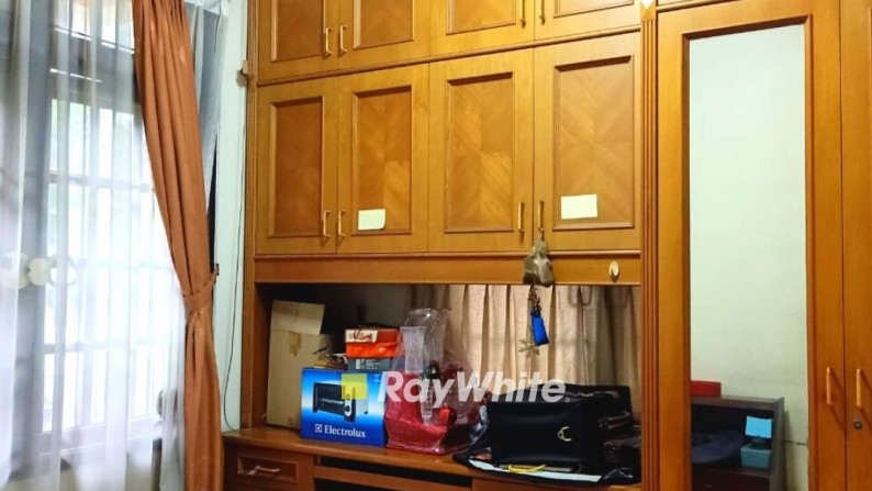 Dijual Rumah Asri Di Cinere