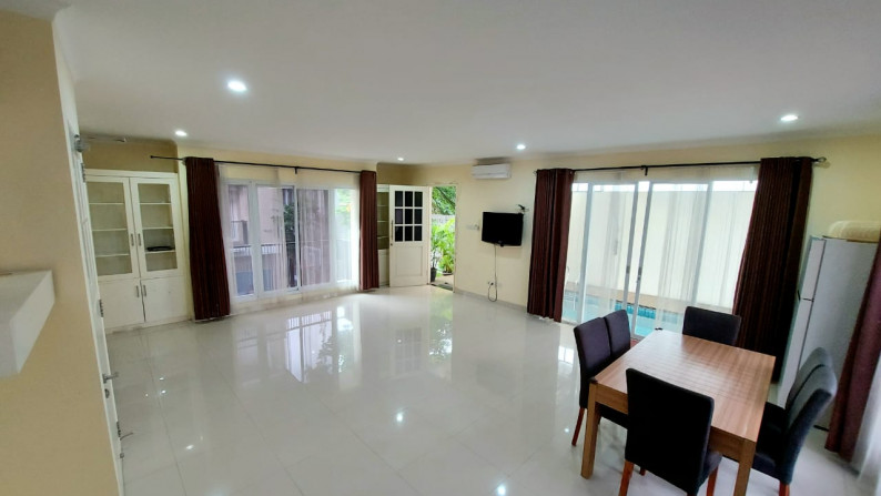 RUMAH MODERN NAN ASRI DALAM TOWN HOUSE DI PEJATEN