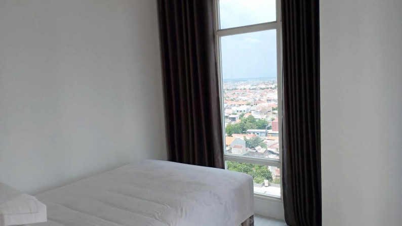 Sewa Apartemen 2 BR, Hook/Pojok, Furnished, View City & Suramadu, Siap Huni