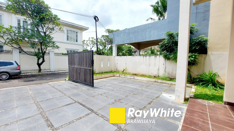 Rumah di Vila Delima, Lebak Bulus, Dalam Kompleks Perumahan, Siap Huni, Private Pool, SHM
