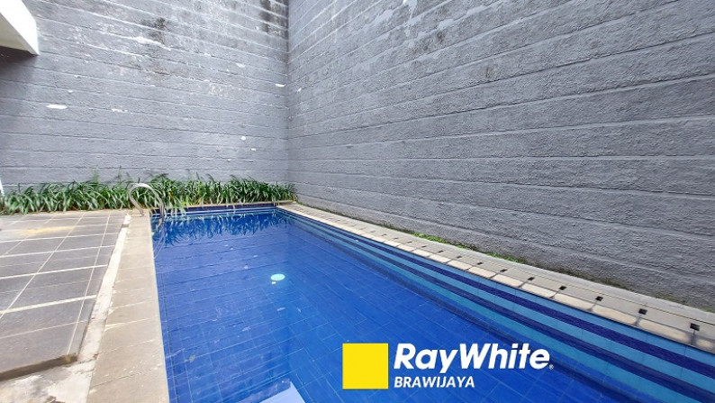 Rumah di Vila Delima, Lebak Bulus, Dalam Kompleks Perumahan, Siap Huni, Private Pool, SHM