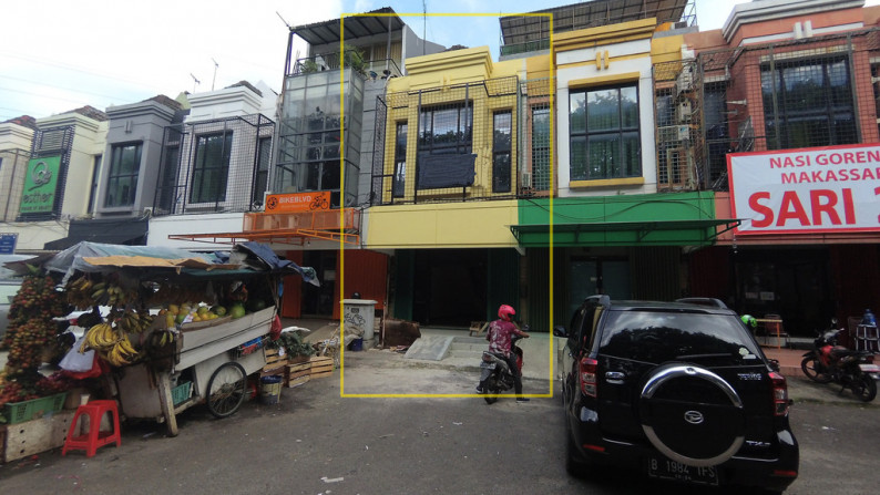 Ruko Siap Pakai, Baru Renovasi, Bebas Banjir Di Boulevard Raya, Luas 4,5x14m2