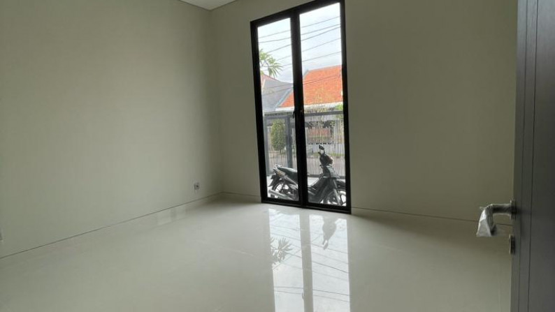 Rumah dijual Manyar Tirtoyoso Selatan Surabaya