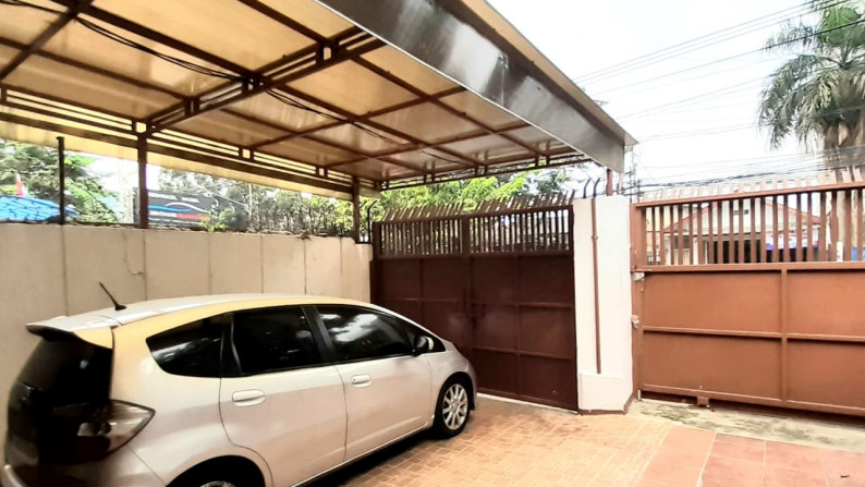 Rumah Komersial Pinggir Jalan Raya Kebayoran Lama 277m Harga 9M nego