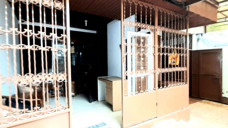 Rumah Komersial Pinggir Jalan Raya Kebayoran Lama 277m Harga 9M nego