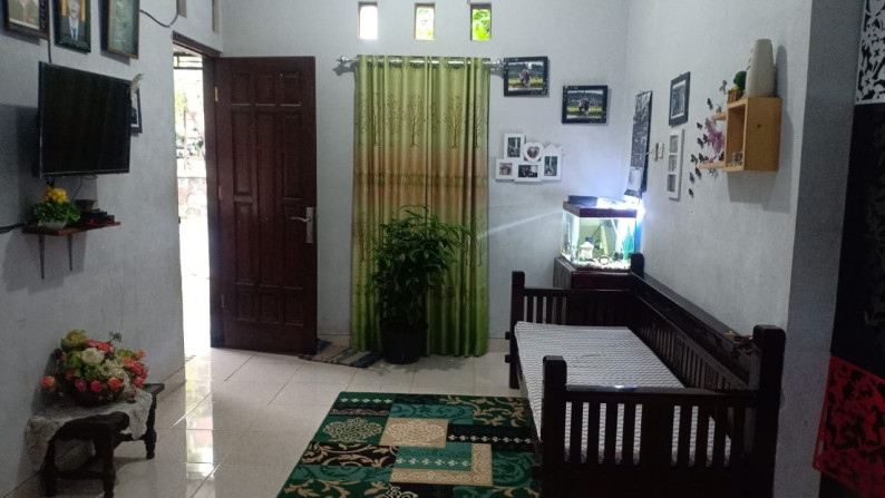 RUMAH TINGGAL MINIMALIS DI PERUM BANGUNJIWO GRIYA SENTOSA
