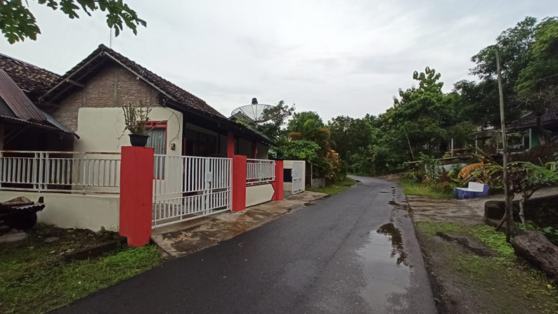 RUMAH TINGGAL DI SINGOSAREN, WONOSARI,  IMOGIRI, BANTUL